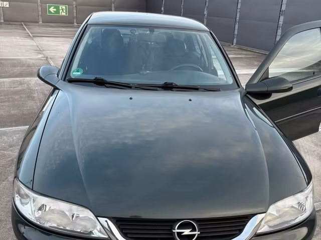 Opel Vectra 1.6 100