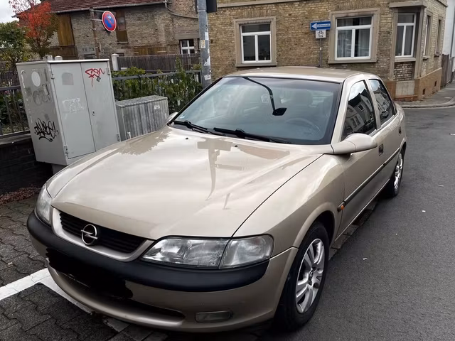 Opel Vectra 1.6 100