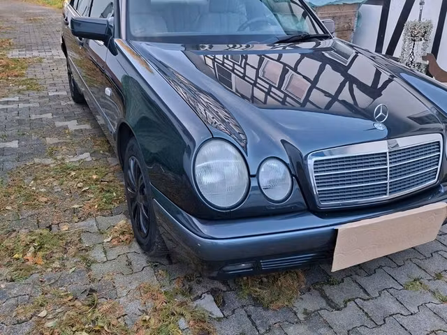 Mercedes-Benz Classe E E 220