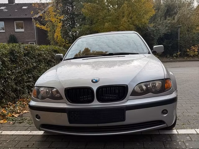 BMW Série 3 318i 2.0 143