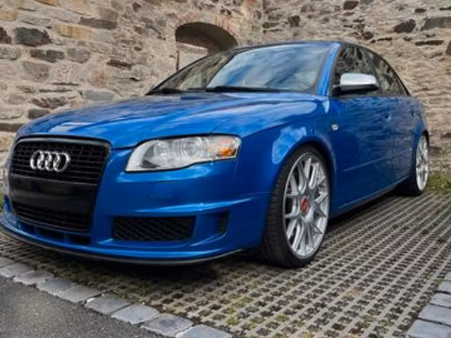 Audi A4 2.0 220