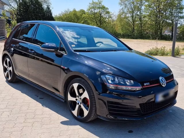 Volkswagen Golf GTI 2.0 TSI 220