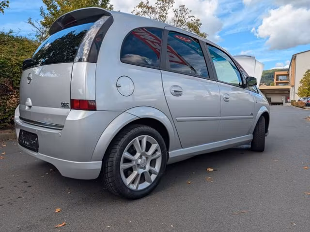 Opel Meriva 1.6 105 OPC Line
