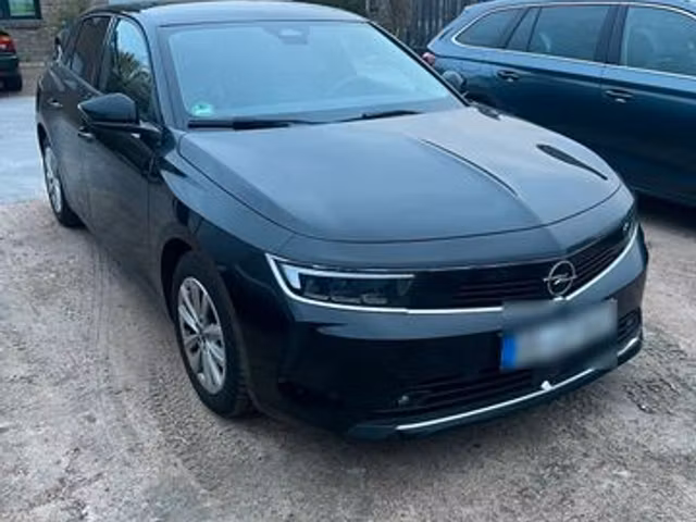 Opel Astra 1.2 131 Business Edition