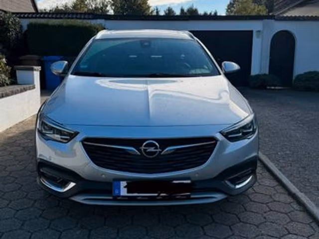 Opel Insignia 2.0 T 220 Sport