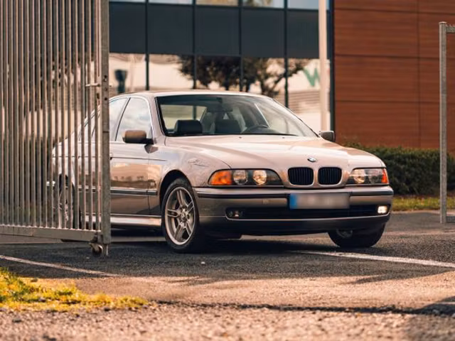 BMW Série 5 528i 2.8 193