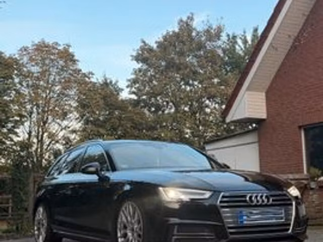 Audi A4 2.0 TDI 150 S line