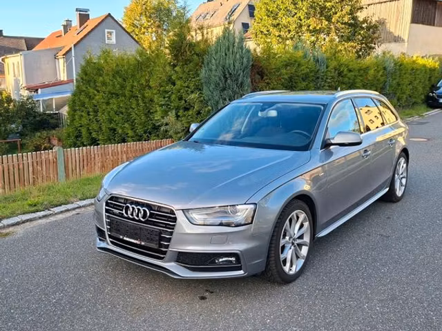 Audi A4 2.0 TDI 150 S line quattro