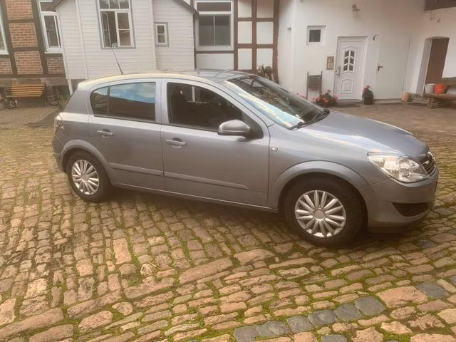 Opel Astra 1.4 90