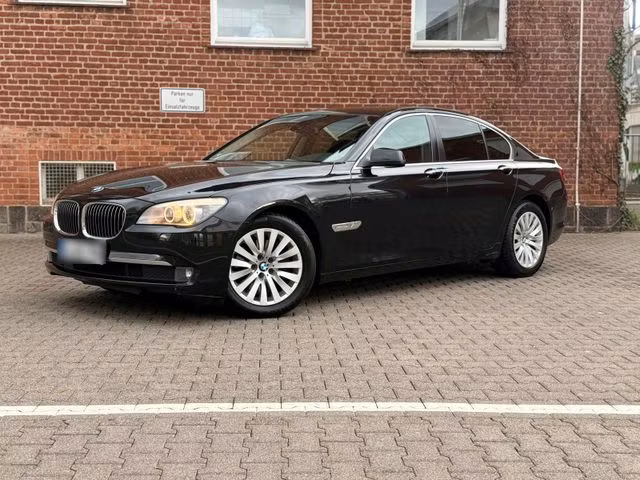 BMW Série 7 740d 3.0 306
