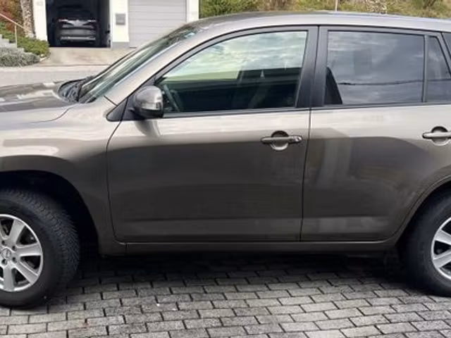 Toyota RAV4 2.0 158