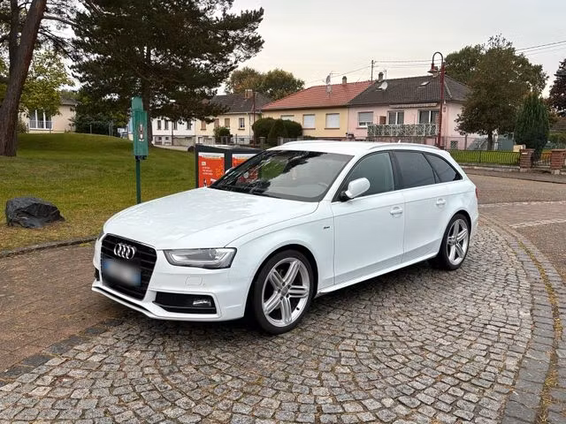 Audi A4 2.0 TDI 150 S line