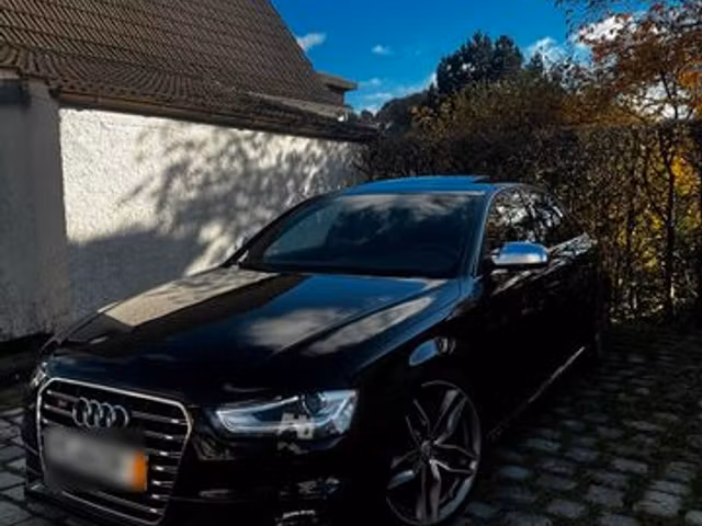 Audi A4 S4 V6 3.0 TFSI 333 quattro