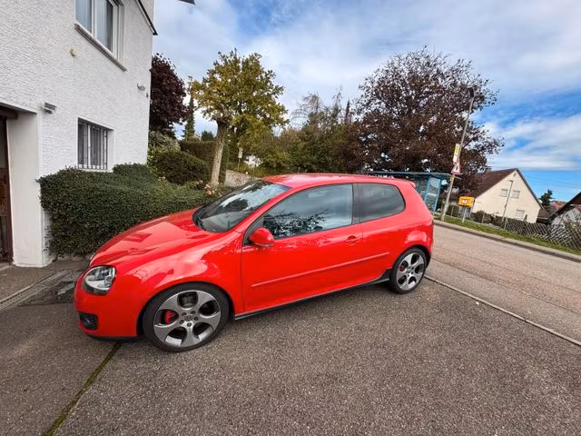 Volkswagen Golf GTI 2.0 200