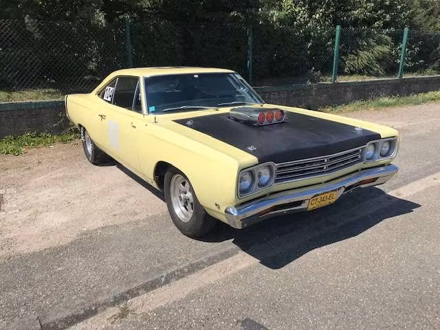 Plymouth Road Runner 