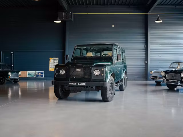 Land Rover Defender 2.5 TDI 122