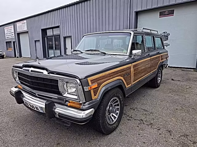 Jeep Wagoneer