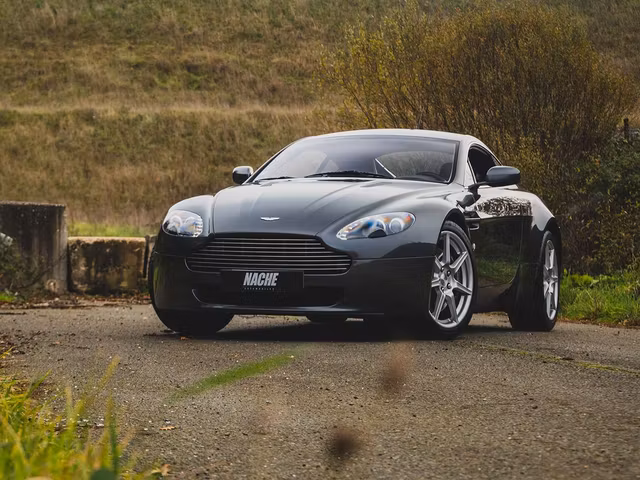 Aston Martin Vantage V8 4.3 380