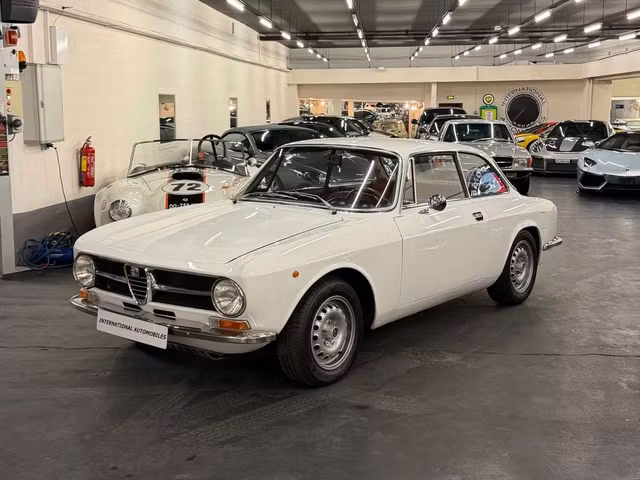 Alfa Romeo Spider Duetto 