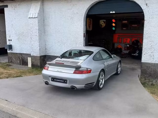 Porsche 911 Turbo 3.6 420 4x4