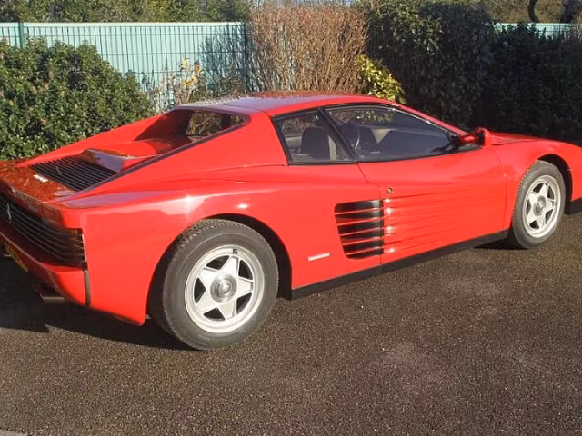 Ferrari Testarossa 4.9