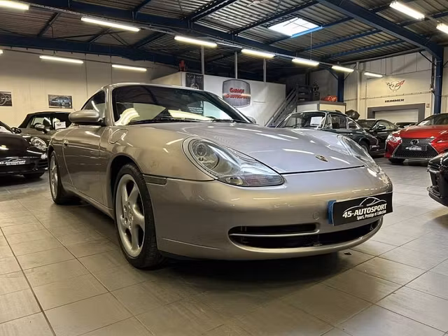 Porsche 911 Carrera 4 3.4 300 4x4