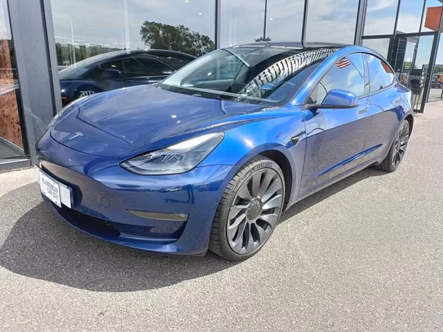Tesla Model 3 Performance 482 PUP 4x4