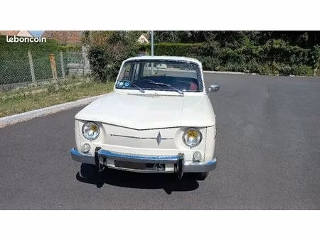 Renault R8 