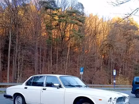 Jaguar XJ