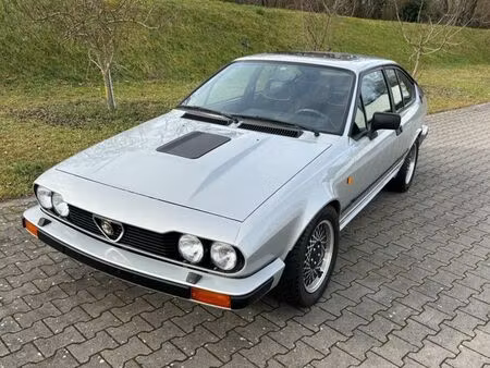 Alfa Romeo GTV 2.5