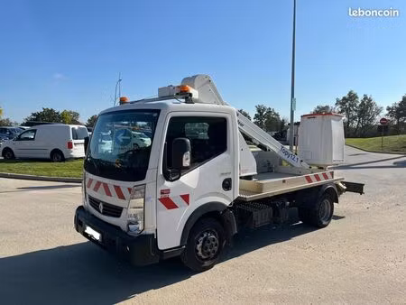 Renault Maxity 