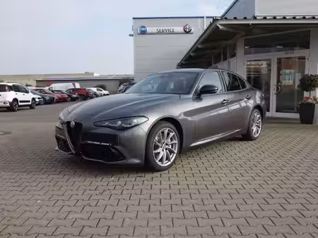 Alfa Romeo Giulia 2.2 209