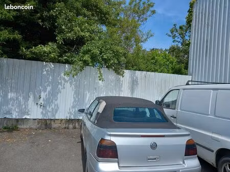 Volkswagen Golf 1.6 100
