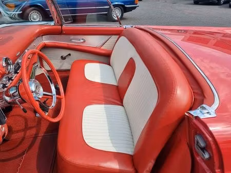 Ford Thunderbird V8 4.6 L