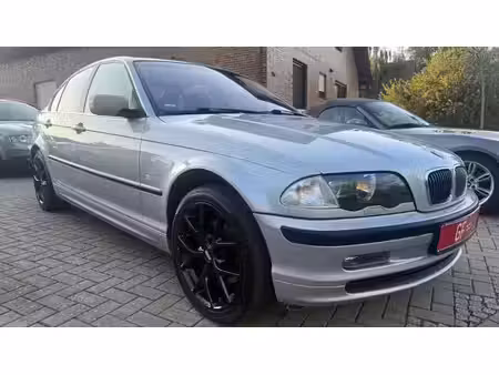 BMW Série 3 325i 2.5 192