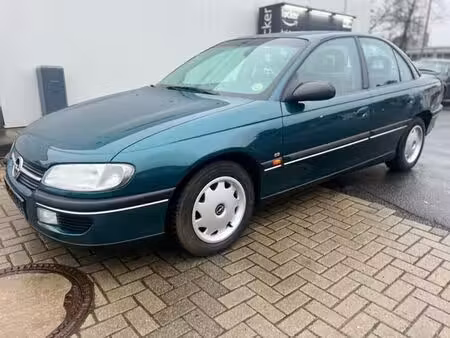 Opel Omega 2.0 136