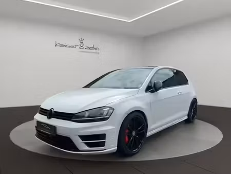 Volkswagen Golf R 2.0 TSI 300 Tech 4Motion