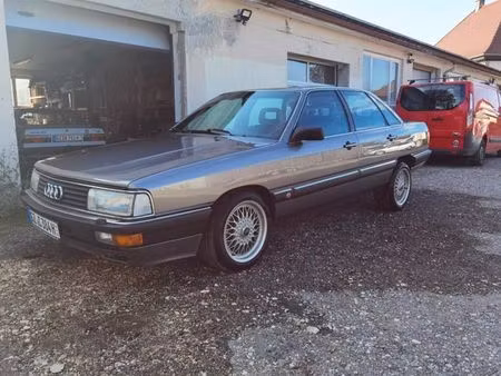 Audi 200 