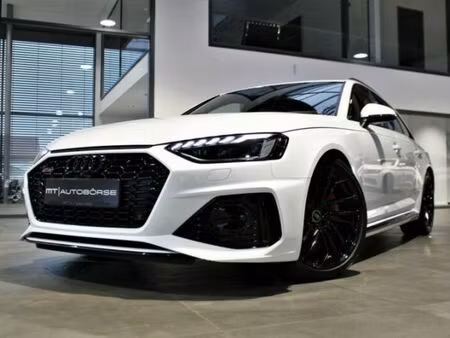Audi A4 RS4 V6 2.9 TFSI 450 quattro