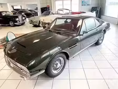 Aston Martin DBS 