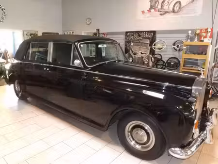 Rolls-Royce Phantom 