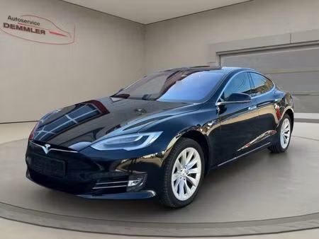 Tesla Model S 421