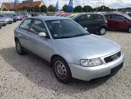 Audi A3 1.6 101 Ambiente