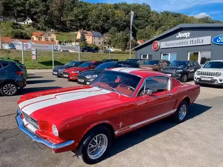 Ford Mustang Fastback V8 4.7