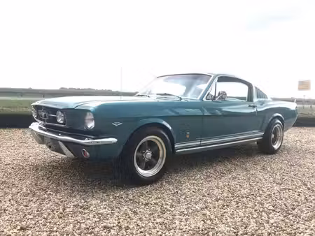 Ford Mustang Fastback V8 4.7