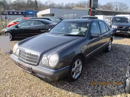 Mercedes-Benz Classe E E 200 136 Elegance