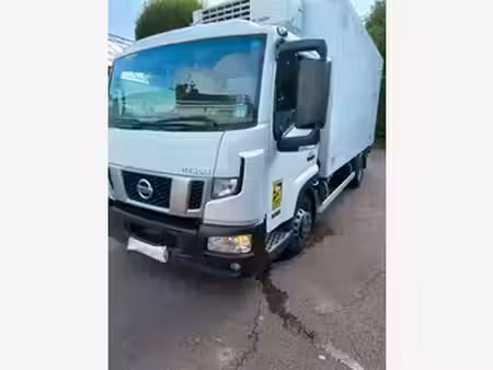 Nissan Cargo 