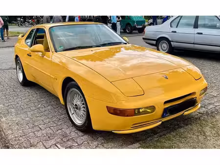 Porsche 944 