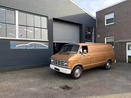 Dodge Custom 