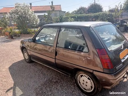 Renault R5 